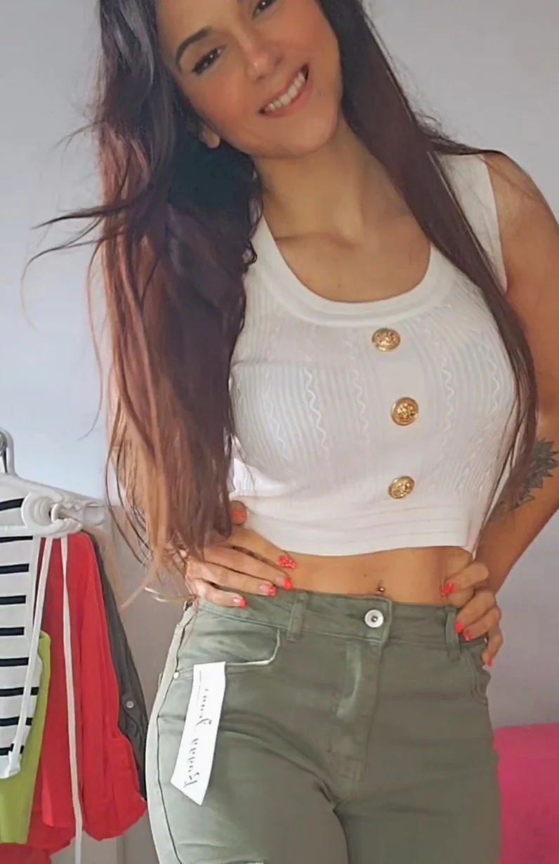 Top Victoria - Botones cuello redondo - Image 3